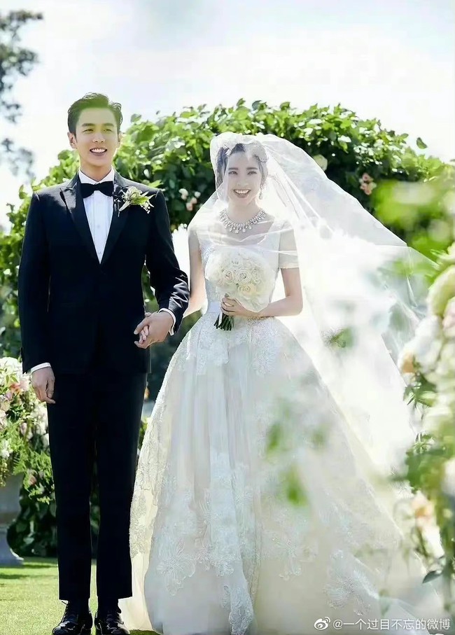 Ảnh cưới của sao Hàn - Trung bất ngờ xôn xao trở lại: Song Hye Kyo - Song Joong Ki ly hôn rồi vẫn được nhắc tới - Ảnh 4.