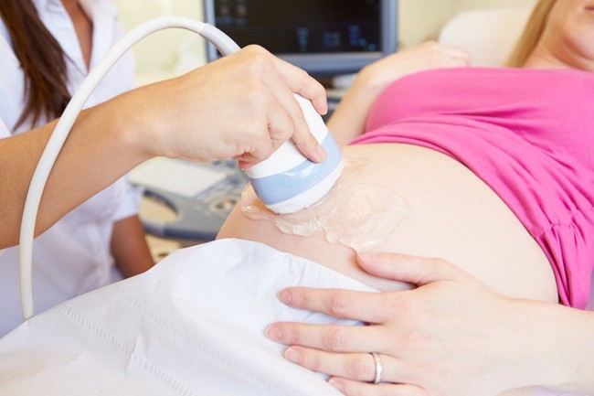 4 câu hỏi nhất định mẹ bầu cần hỏi bác sĩ trong những tháng cuối của thai kỳ - Ảnh 2.