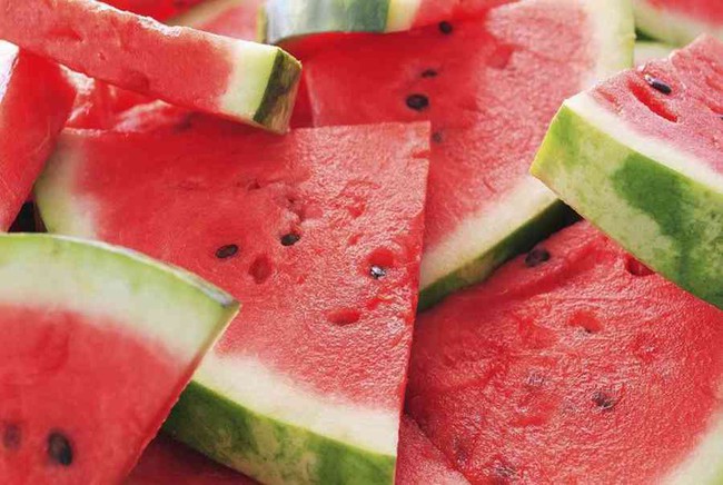 7 thay đổi của làn da khi ăn dưa hấu thường xuyên vào mùa hè hầu hết chị em không biết - Ảnh 6.