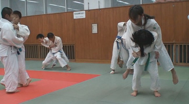 Judo Nhật Bản đứng trước khủng hoảng trầm trọng: Vấn nạn hoành hành &quot;đè nát&quot; giấc mơ con trẻ, phụ huynh cũng góp phần tiêu cực - Ảnh 4.