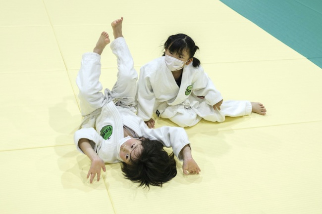 Judo Nhật Bản đứng trước khủng hoảng trầm trọng: Vấn nạn hoành hành &quot;đè nát&quot; giấc mơ con trẻ, phụ huynh cũng góp phần tiêu cực - Ảnh 1.