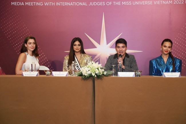 Đương kim Hoa hậu Hoàn vũ Harnaaz Sandhu gây chú ý với diện mạo trong hoạt động đầu tiên tại Việt Nam - Ảnh 7.