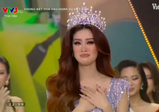 Hoa hậu Hoàn vũ Việt Nam: Giọng hát của Hoa hậu Khánh Vân gây xúc động trong phần Final Walk  - Ảnh 3.