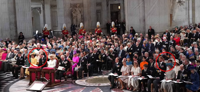 The opposite expressions of Prince William and Harry at the Platinum ceremony - Photo 4.