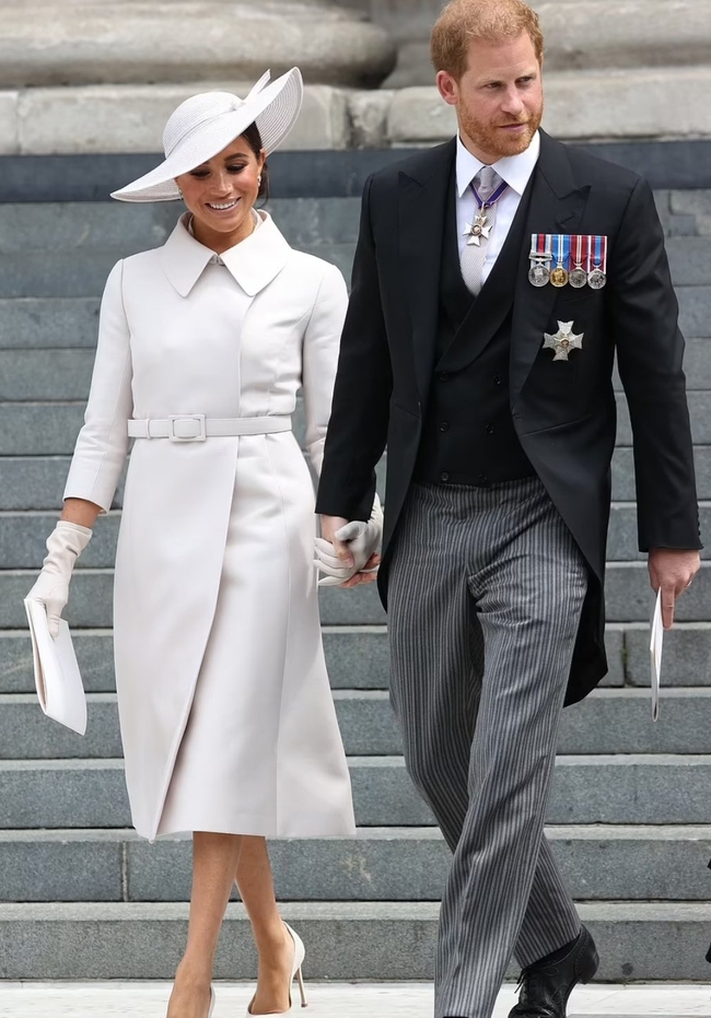 Kate đối mặt với em dâu Meghan - Ảnh 8.