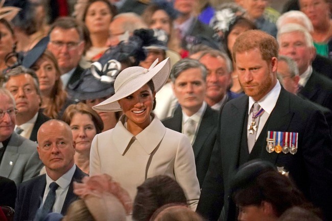 Kate đối mặt với em dâu Meghan - Ảnh 7.