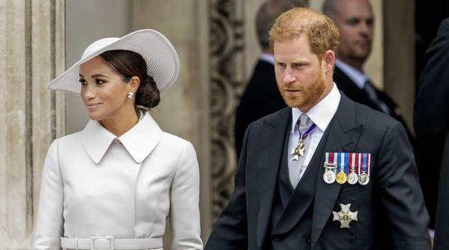 Ngày cuối cùng đại lễ Bạch Kim: Meghan hé lộ thông tin mới gây chú ý, Công nương Kate tung bộ ảnh chiếm trọn spotlight - Ảnh 4.