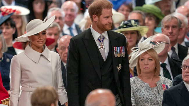 Meghan's quiet royal visit: - Photo 1.