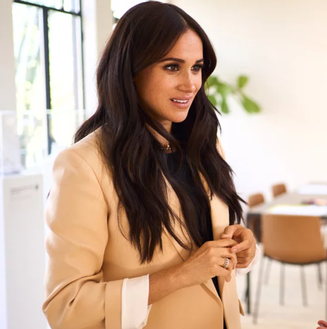 Nữ hoàng Anh chán nản với những thị phi của vợ chồng Meghan Markle và đưa ra quyết định chưa từng thấy - Ảnh 1.