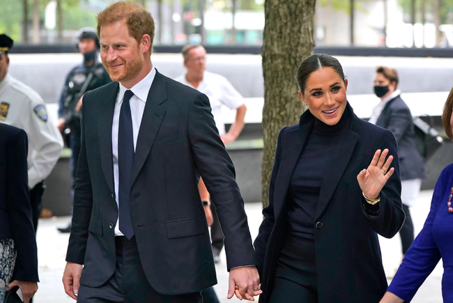 Meghan Markle tháp tùng chồng đến New York với bài phát biểu quan trọng - Ảnh 1.