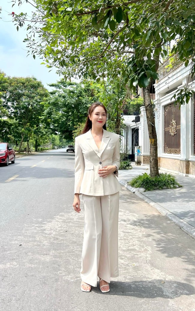 Doãn Quốc Đam tiếp tục đóng phim cùng Hồng Diễm sau Hướng dương ngược nắng - Ảnh 3. Doãn Quốc Đam tiếp tục đóng phim cùng Hồng Diễm sau Hướng dương ngược nắng - Ảnh 3.