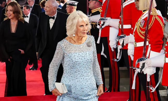 duchess-camilla-parker-bowles-bond-premiere-t-16581308330161386644417.png