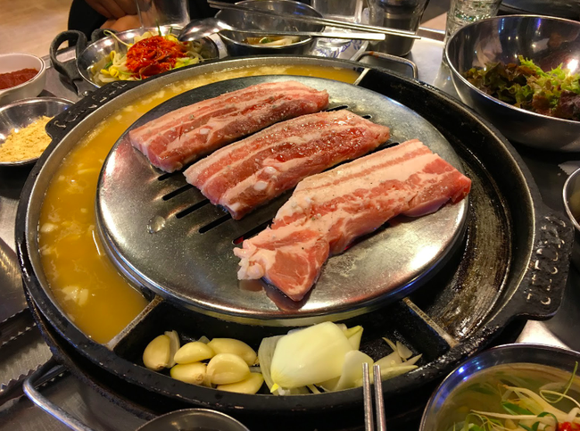 Điểm danh 3 quán thịt nướng Hàn Quốc ngon ở Hà Nội, không đi chỉ có tiếc - Ảnh 3.