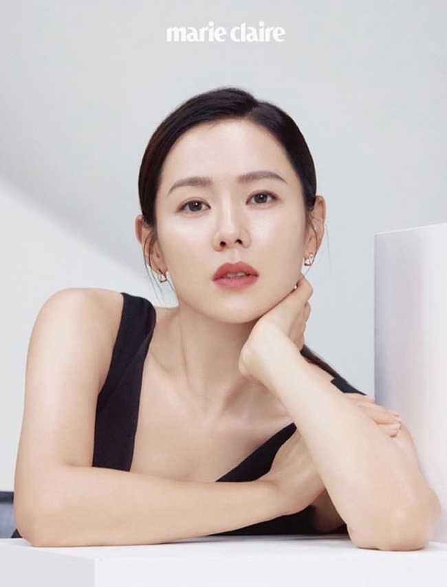 Vợ chồng Hyun Bin - Son Ye Jin khoe nhan sắc chuẩn tường thành trên tạp chí sau khi kết hôn - Ảnh 3.