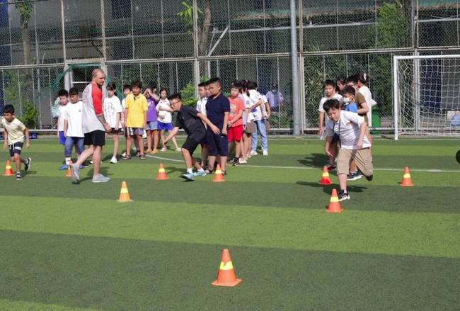 Ngày hội thể thao của học sinh Trung học tại ngôi trường quốc tế ở quận Nam Từ Liêm: Mệt bơ phờ mà cũng vui tới bến! - Ảnh 5. Ngày hội thể thao của học sinh Trung học tại ngôi trường quốc tế ở quận Nam Từ Liêm: Mệt bơ phờ mà cũng vui tới bến! - Ảnh 5.