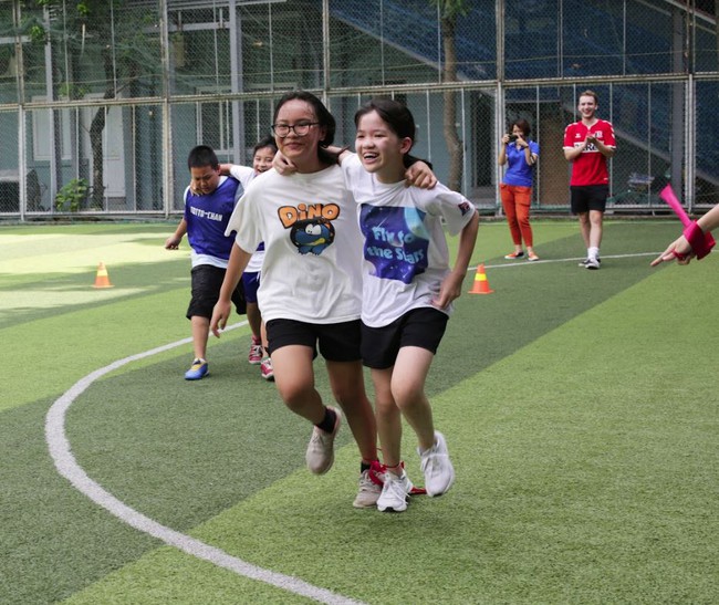 Ngày hội thể thao của học sinh Trung học tại ngôi trường quốc tế ở quận Nam Từ Liêm: Mệt bơ phờ mà cũng vui tới bến! - Ảnh 4. Ngày hội thể thao của học sinh Trung học tại ngôi trường quốc tế ở quận Nam Từ Liêm: Mệt bơ phờ mà cũng vui tới bến! - Ảnh 4.