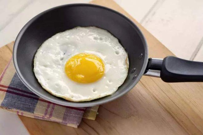 1 kiểu ăn trứng gà khiến trẻ dậy thì sớm, kìm hãm sự phát triển chiều cao của bé - Ảnh 2.