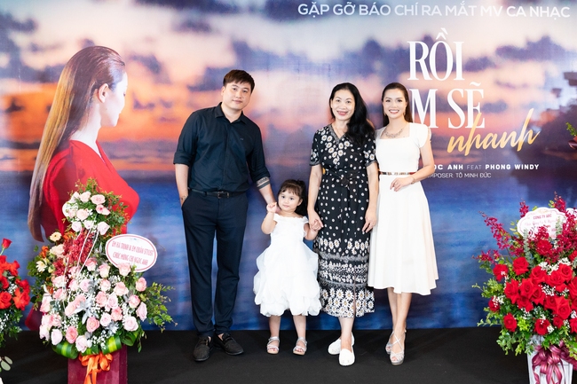 Ca sĩ Nguyễn Ngọc Anh tiết lộ về cuộc hôn nhân với nhạc sĩ Tô Minh Đức: Tôi không bao giờ cầm điện thoại của chồng  - Ảnh 4.