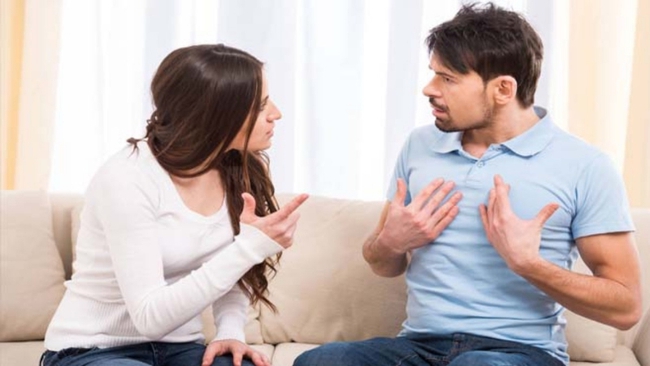 6 sai lầm khi giao tiếp vợ chồng mắc phải dễ tan vỡ hôn nhân đa phần các gia đình không để ý - Ảnh 1.