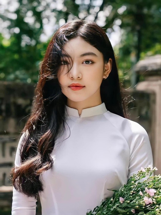 Lọ Lem nhà MC Quyền Linh gây thương nhớ với nhan sắc đẹp chuẩn Hoa hậu - Ảnh 2.