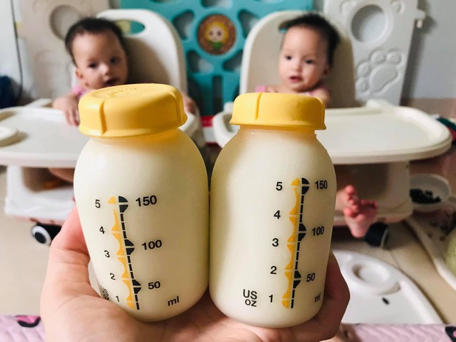 Từng stress nặng vì thuộc dạng "ít sữa bẩm sinh", mẹ Hà Nội kích sữa thành công, mỗi ngày hút được 1,8l sữa - 2 con sinh đôi bú thỏa thuê - Ảnh 1.