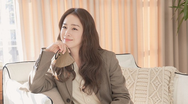 Kim Tae Hee gây sốt với nhan sắc ở tuổi 42, không hổ danh là mỹ nhân đẹp nhất nhì Kbiz - Ảnh 3.