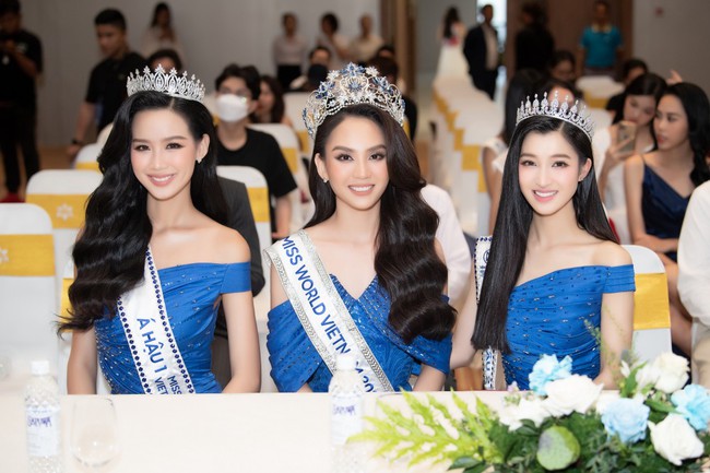Khi Top 3 Miss World Việt Nam 2022 khoe body: Tân Hoa hậu &quot;máu lửa&quot; nhất, 2 nàng Á hậu lại &quot;hiền khô&quot; - Ảnh 2.