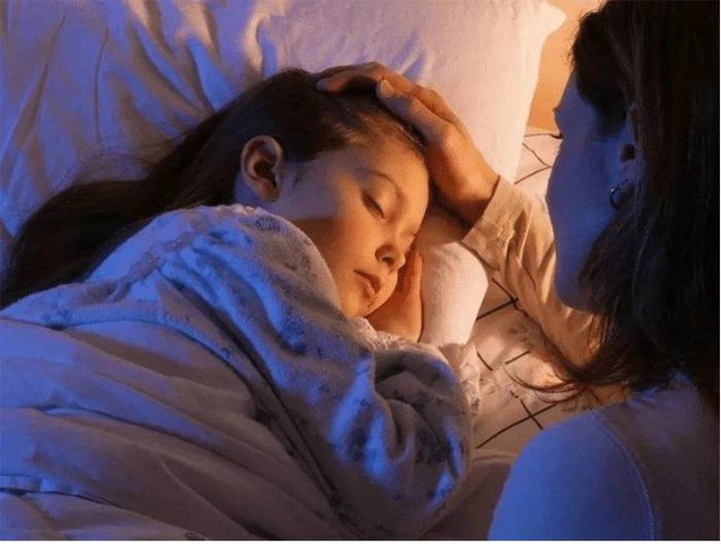 Để đèn khi ngủ vào ban đêm có thể là thủ phạm gây ra 2 bệnh đe dọa tính mạng này - Ảnh 4.