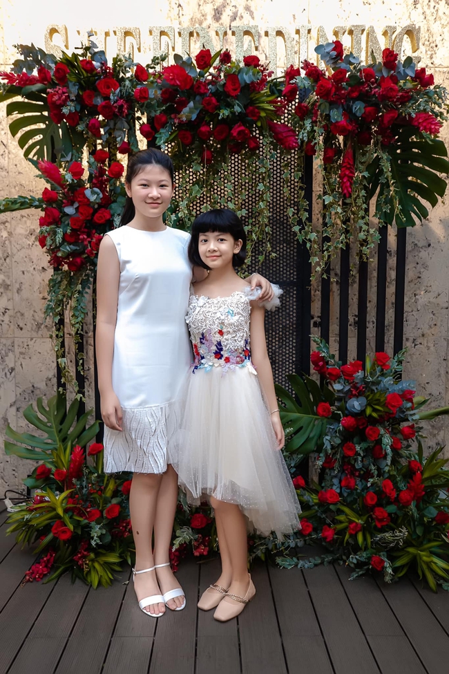 Dù thừa hưởng gen của bố mẹ, 2 con gái của Bình Minh vẫn có bí quyết riêng để sở hữu chiều cao vượt trội - Ảnh 2.