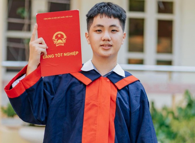 Cậu học tr&ograve; người N&ugrave;ng đam m&ecirc; Vật l&yacute; - Ảnh 1.