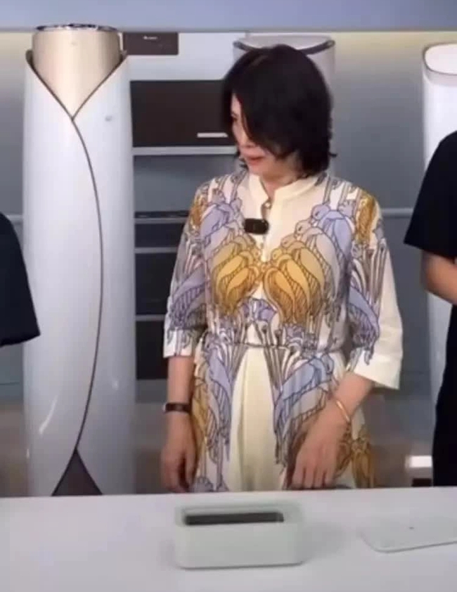 &quot;Bà đầm thép&quot; điện lạnh Trung Quốc giận dữ vì biểu hiện thiếu chuyên nghiệp của nữ MC trong buổi livestream giới thiệu sản phẩm mới - Ảnh 4.