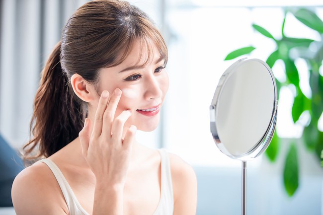 Chị em chỉ bôi kem chống nắng vào thời điểm này thì collagen vẫn bị hút rất nhanh, đừng mong trẻ lâu! - Ảnh 1.