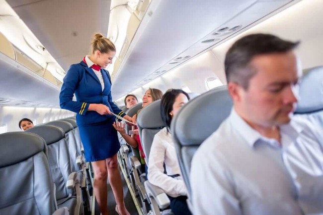 flight-attendant-advantages-16599322792041355971505.jpg