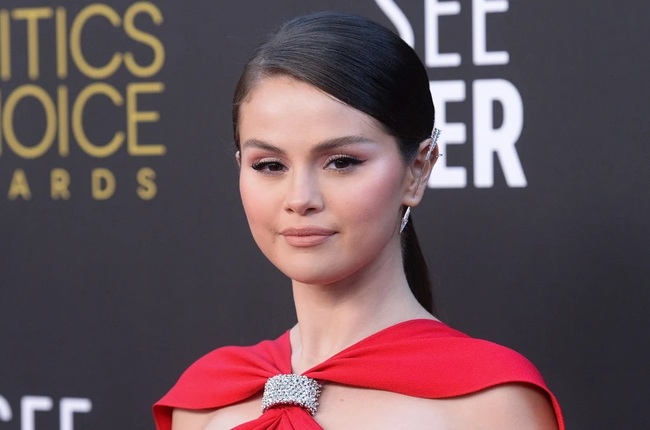 Selena Gomez tiết lộ việc muốn kết hôn và sớm làm mẹ sau tin đồn hẹn hò đạo diễn người Ý - Ảnh 3.