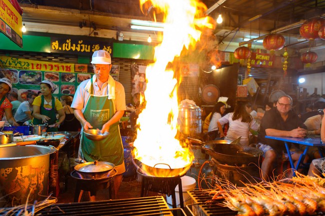 Chuyển từ Mỹ sang Thái Lan, người đàn ông &quot;một bước thành thượng lưu&quot;: &quot;Sống ở đây sướng hơn nhiều!&quot; - Ảnh 8.