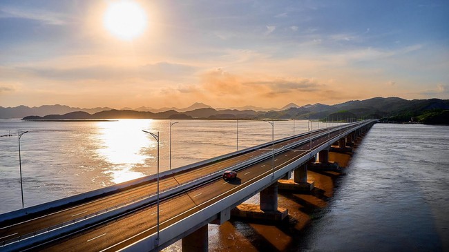 &ldquo;Con đường tơ lụa&rdquo; đưa du kh&aacute;ch về miền bi&ecirc;n viễn - Ảnh 4.