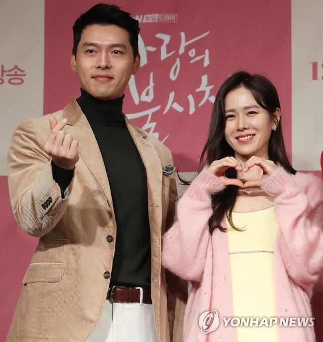 Hyun Bin bật mí con trai có vẻ ngoài là sự hòa trộn giữa mình và bà xã Son Ye Jin - Ảnh 2.