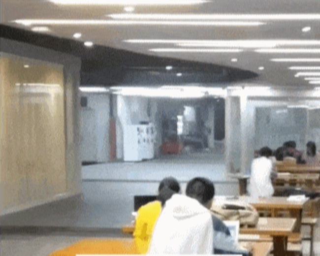 Video quay lén giữa đêm ở trường đại học top đầu bị rò rỉ, xem xong dân mạng chỉ biết xấu hổ - Ảnh 2. Video quay lén giữa đêm ở trường đại học top đầu bị rò rỉ, xem xong dân mạng chỉ biết xấu hổ - Ảnh 2.