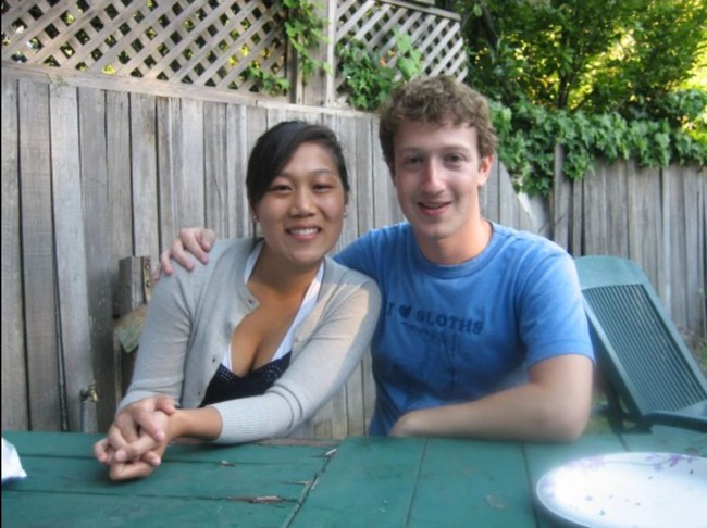 Người vợ tào khang của ông chủ Facebook: Bí quyết hôn nhân bền vững suốt nhiều thập kỷ gói trọn trong 2 từ - Ảnh 1.