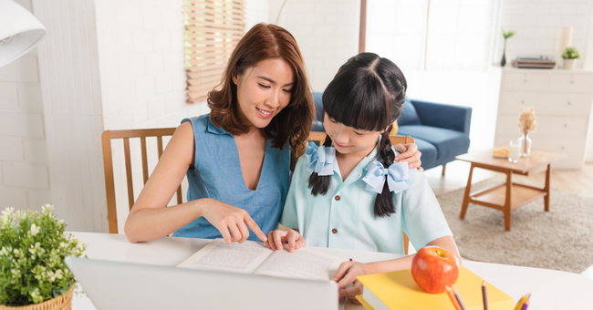 Làm cách nào để con gái tuổi teen chia sẻ điều thầm kín với cha mẹ? - Ảnh 1. Làm cách nào để con gái tuổi teen chia sẻ điều thầm kín với cha mẹ? - Ảnh 1.