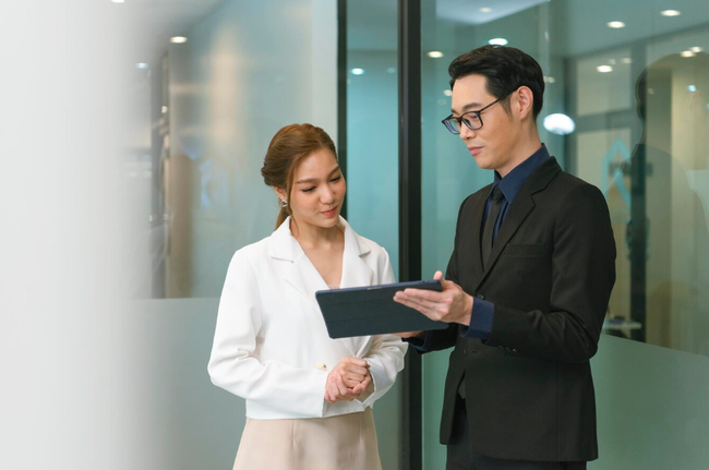 Tôi không ngờ có ngày lại nhìn thấy vợ mình quyến rũ đến thế! - Ảnh 1. Tôi không ngờ có ngày lại nhìn thấy vợ mình quyến rũ đến thế! - Ảnh 1.