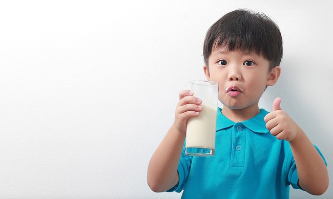 Tràn lan quảng cáo sữa tăng chiều cao: Trò lừa đảo kinh điển - Ảnh 1.