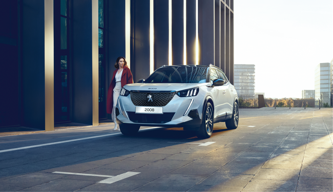 Những l&yacute; do khiến Peugeot 2008 trở th&agrave;nh sự lựa chọn y&ecirc;u th&iacute;ch của ph&aacute;i đẹp - Ảnh 1.