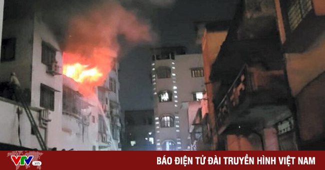14 người thiệt mạng trong vụ hỏa hoạn tại tòa chung cư Ấn Độ - Ảnh 1. 14 người thiệt mạng trong vụ hỏa hoạn tại tòa chung cư Ấn Độ - Ảnh 1.