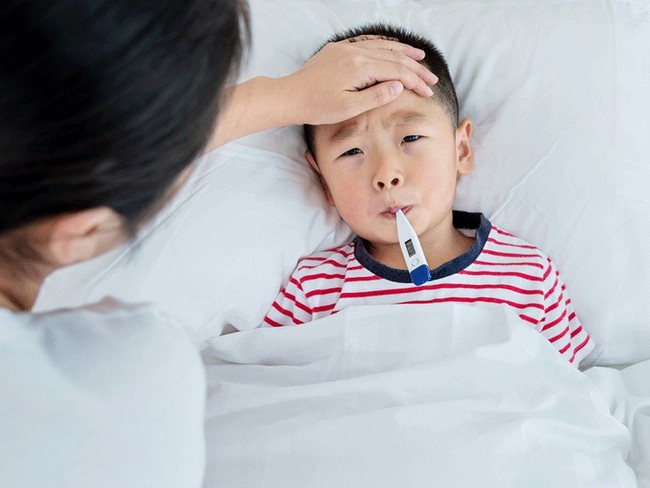 Trẻ bị cúm cần nhập viện ngay khi có những dấu hiệu này - Ảnh 1.