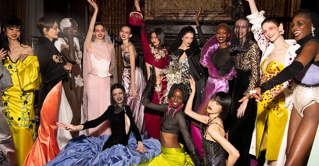 Haute Couture Fashion Week: 7 BST “mặn” và đáng xem hơn hẳn Chanel - Dior - Ảnh 13.