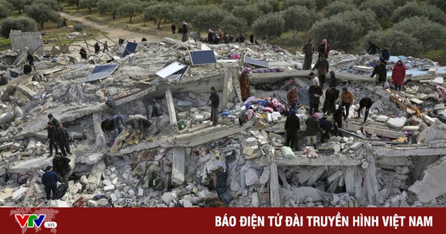 Thổ Nhĩ Kỳ ban bố tình trạng khẩn cấp tại 10 tỉnh sau thảm họa động đất - Ảnh 1.