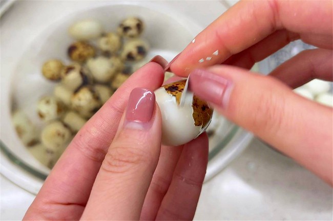 Món trứng cút sốt cà chua nóng hổi cực đưa cơm cho ngày se lạnh - Ảnh 3. Món trứng cút sốt cà chua nóng hổi cực đưa cơm cho ngày se lạnh - Ảnh 3.
