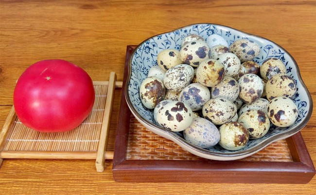 Món trứng cút sốt cà chua nóng hổi cực đưa cơm cho ngày se lạnh - Ảnh 1. Món trứng cút sốt cà chua nóng hổi cực đưa cơm cho ngày se lạnh - Ảnh 1.