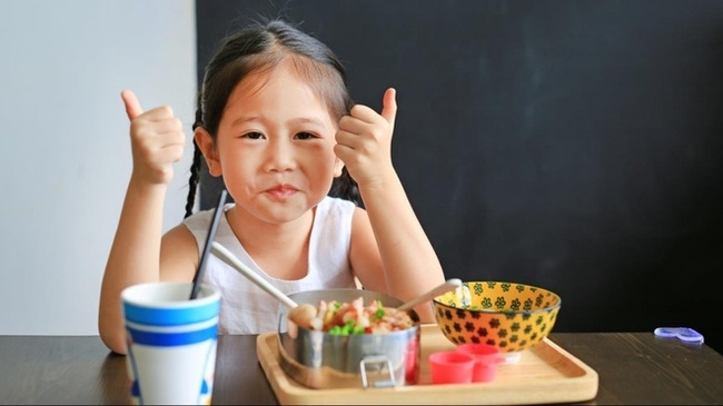 Con gái diễn viên Minh Tiệp học lớp 6 cao 1m64: Bố luôn yêu cầu ăn đủ bữa này mỗi ngày - Ảnh 3.